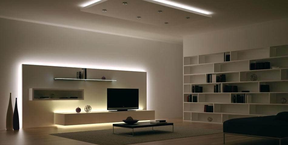 Iluminación tiras LED luz fría sala de estar