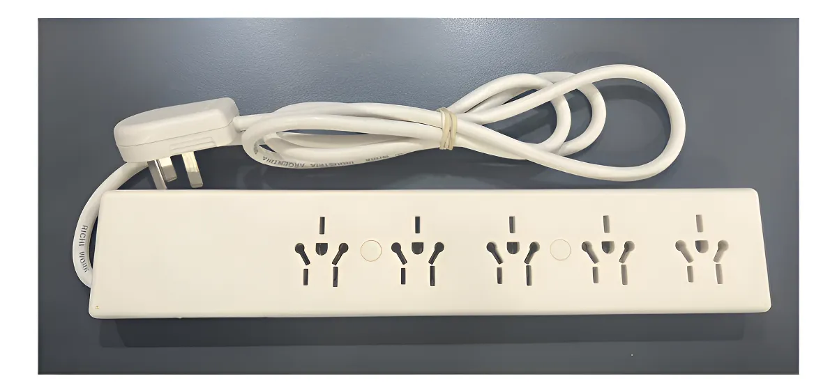 Zapatilla 4 tomas con cable 5 MTS.c/cablec/termi